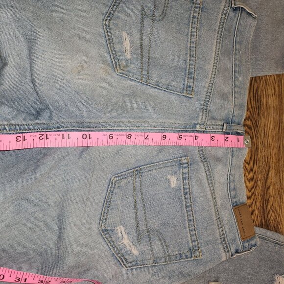 American Eagle Light Wash Distressed High-Waisted Jeans - Picture 9 of 11